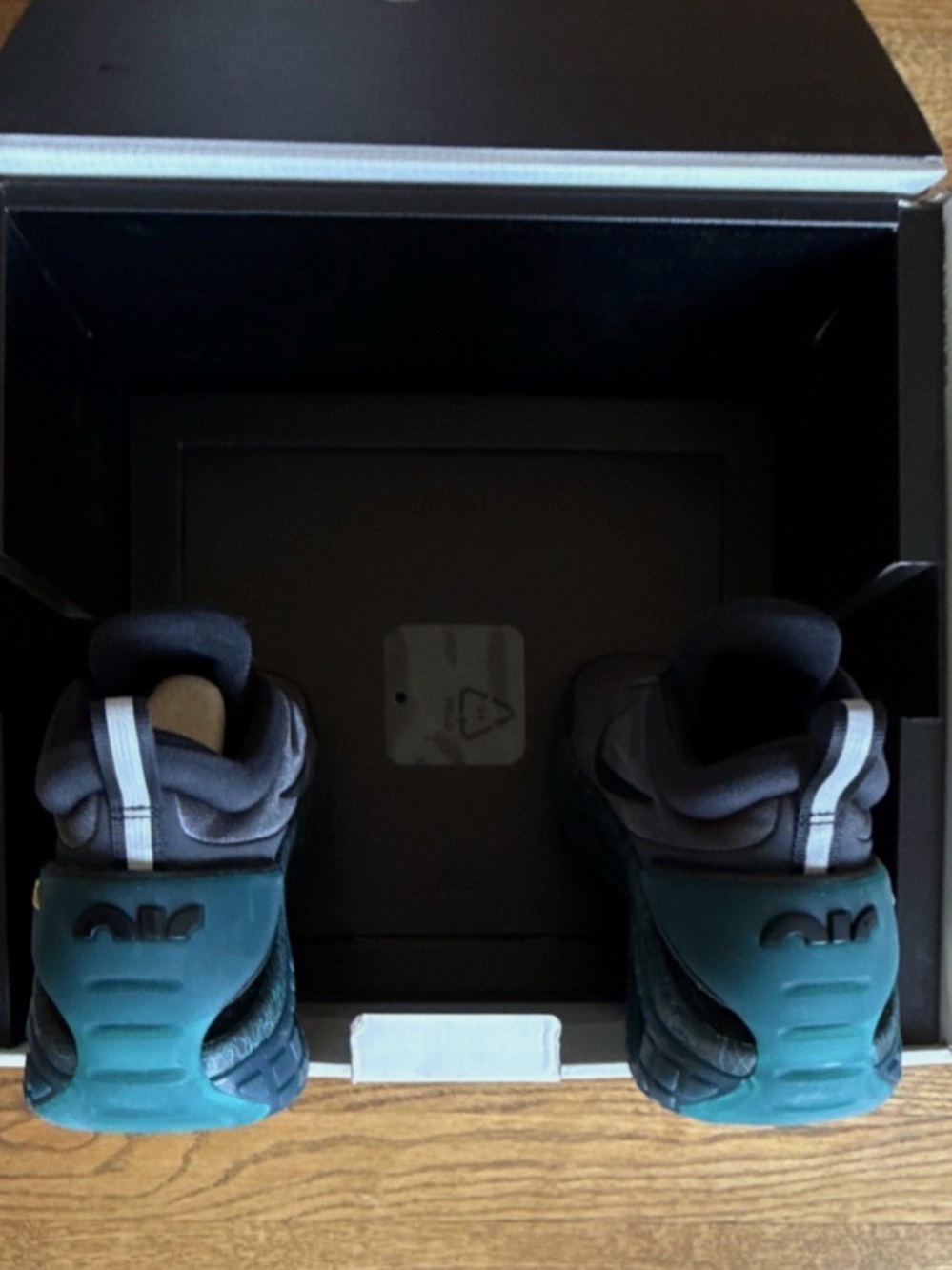 Nike Adapt Auto Max 'Anthracite/Black’ Sneaker - Picture 8 of 10
